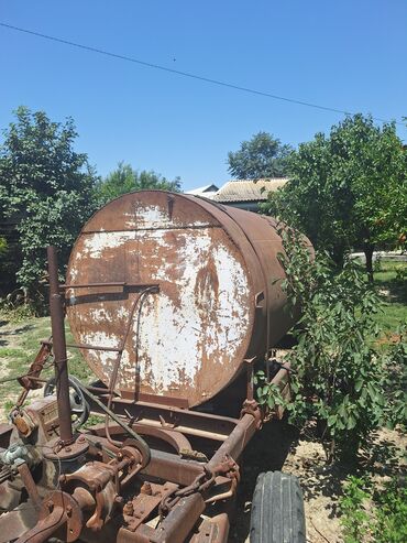 Süd sağan aparatlar: Istifadeye yararlidir demir ucunde kesib apara bilersiniz tutumu