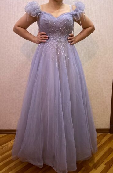 Toy paltarları: Toy nişan libası. M (38) ölçü. L razmerə də gedər (arxası iplə — 4