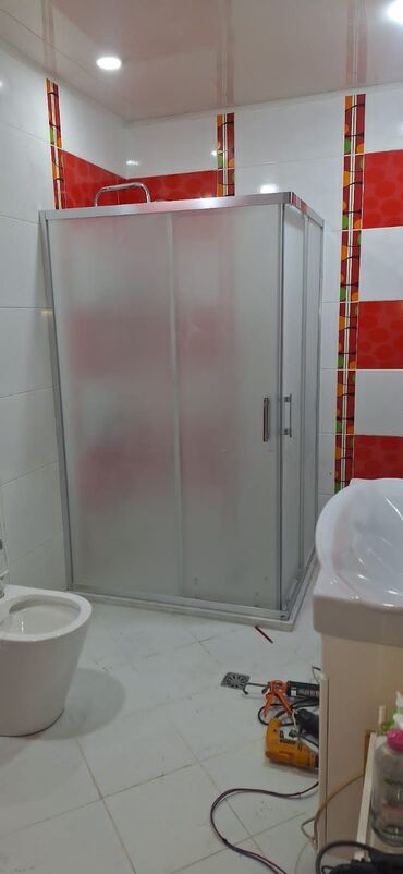 Duş kabinaları, arakəsmələr: Yeni Üstü açıq kabina, Künc üçün, Pulsuz çatdırılma — 24