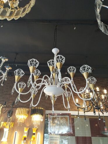Lampalar: Çılçıraq, 10 və daha çox lampa, Metal