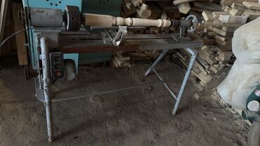 деревообрабатывающий станок бу: Продаю токарный станок по дереву
3х скоростной 
3 фазы