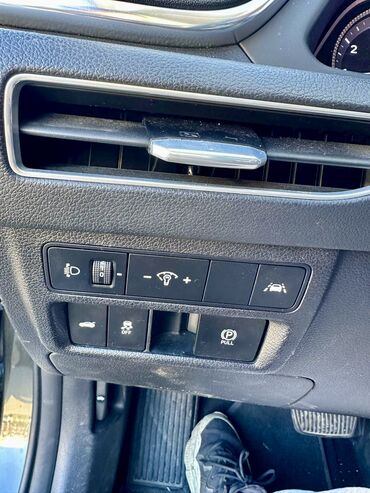 Hyundai: Hyundai Sonata: 2019 г., 2 л, Автомат, Газ, Седан — 8