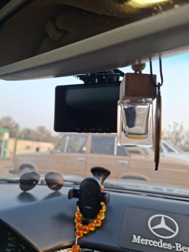 Mercedes-Benz: Mercedes-Benz E-Class: 2.8 l | 1997 il Sedan — 2