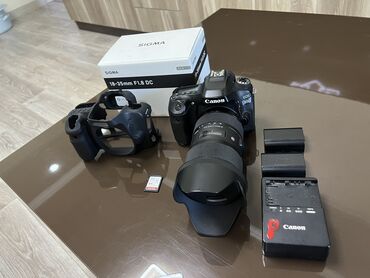 cenon 80d: Canon 80d В комплекте: Флешка Sandisk 64gb 2 аккумулятора Зарядка