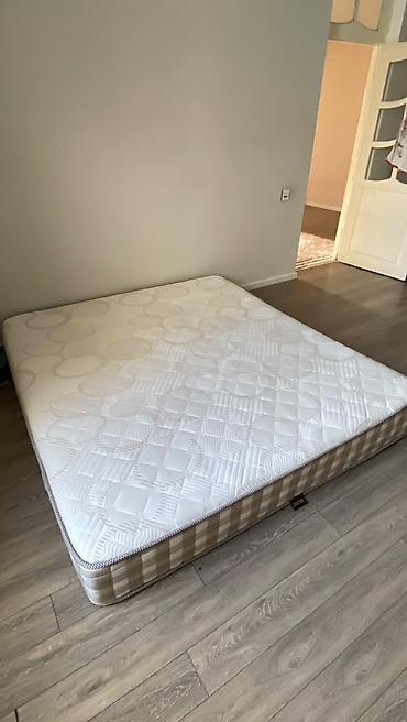 ucuz bowqablar: 180x200 ölçülü döşək. Açıq rəngli, üst hissəsi naxışlı matras parçası — 1