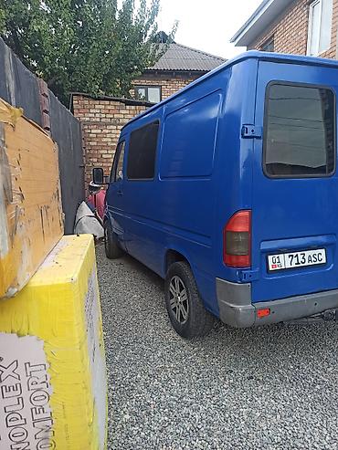 купить спринтер грузовой: Mercedes-Benz Sprinter (синий фургон) - Кузов: цельнометаллический — 5
