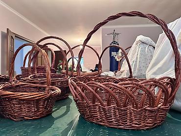 Корзины: Имеется разные корзины, разного размера и дизайна По ценам писать на — 17