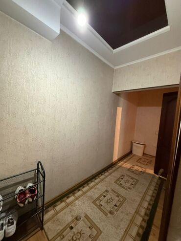 дома на продажу бишкек: 2 комнаты, 52 м², 106 серия, 1 этаж, Косметический ремонт