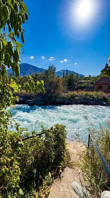 Продажа дачи: 🏡 ЭКСКЛЮЗИВНАЯ ДАЧА В АРАШАНЕ — ПЕРВАЯ ЛИНИЯ РЕКИ! 🌿⛰️ 📍 Село Арашан — 22