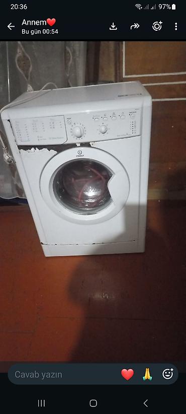 avto girov: Indesit markalı ön yükləməli paltaryuyan maşın. Ağ rəngdədir və — 1