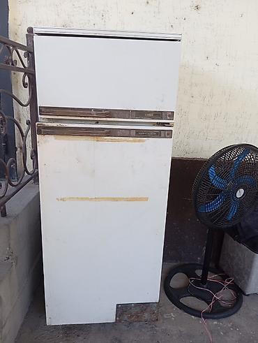 mini refrigerator: Холодильник Минск-15М, двухкамерный (верхняя морозильная камера — 1