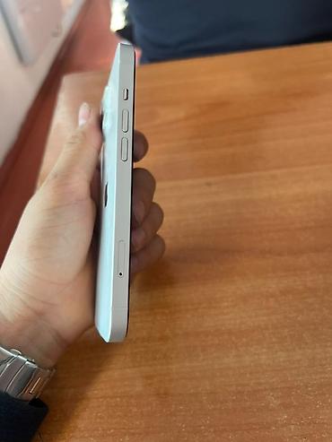 Apple iPhone: IPhone 13, Б/у, 128 ГБ, Белый, Чехол, 100 % — 6