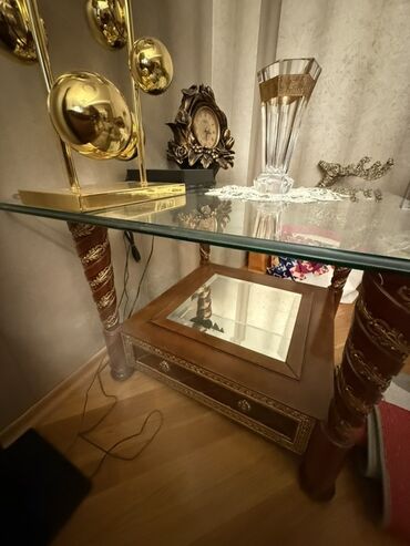 Qonaq otağı dəstləri: İşlənmiş — 6