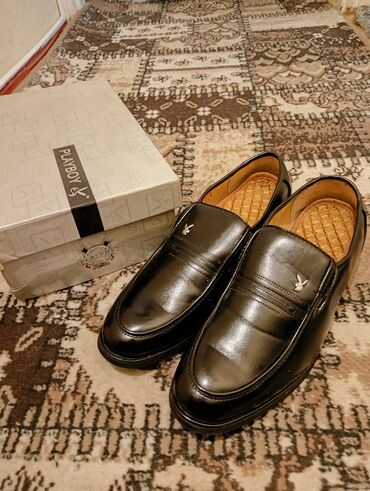 зимняя мужская обувь бишкек: Туфли мужские классические Playboy эксклюзив из Китая. Размер 42, один