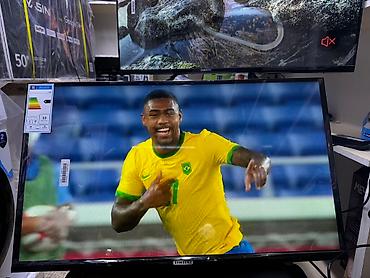 Телевизоры: Телевизоры samsung 32Q80 android smart tv 81 см диагональ!!! Низкая — 4