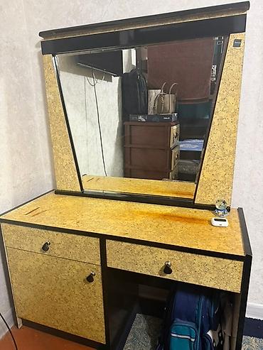 dressing table: Туалетный столик, Б/у, С зеркалом, цвет - Черный, ЛДСП — 5