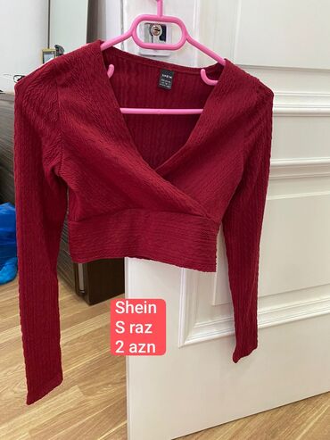 Dəstlər, kostyumlar: Qadın geyimləri dəsti – müxtəlif ölçülər 1) Qara bluz - Brend: Amisu — 13