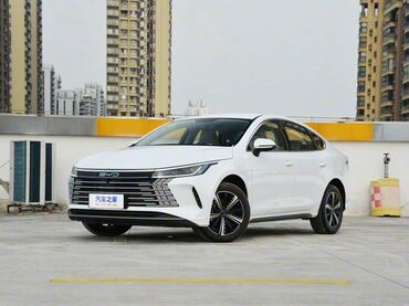 продаю связи с переездом: BYD Qin: 2024 г., Гибрид, Седан