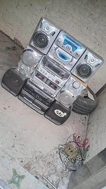 Другие ретро консоли: Домашний музыкальный центр + акустика Состав и функции: - Модульный — 2