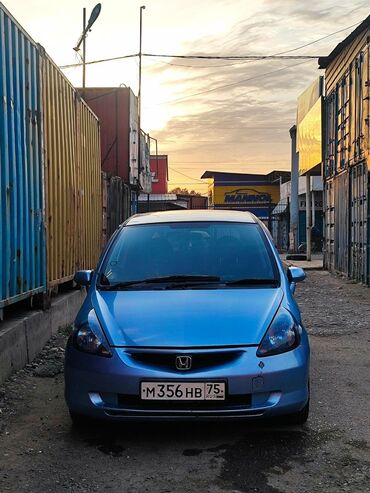 срочно продать машину: Honda Fit: 2001 г., 1.3 л, Вариатор, Бензин, Хэтчбэк
