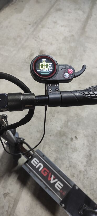 велосипед самокат: Продаю электро самокат в отличном состоянии. параметры : 8ампер