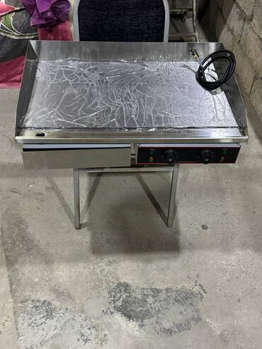 Digər soyuducu avadanlığı: Tam ideal vəziyyətdə Dönər aparatı, soyuducu, toster, salat stolu — 8