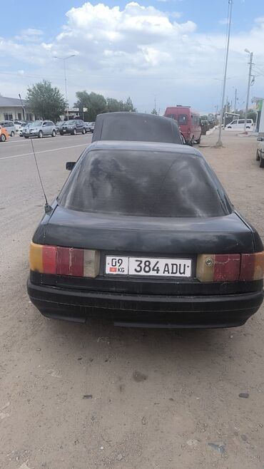 Audi 80: 1989 г., 1.8 л, Механика, Бензин, Седан