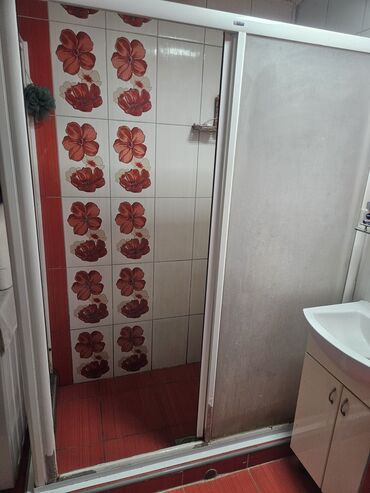 deciji ormari sa radnim stolom: Tuš kabina 8900 Korišćeno Levi 76 cm sa180 cm desni širina 143 cm