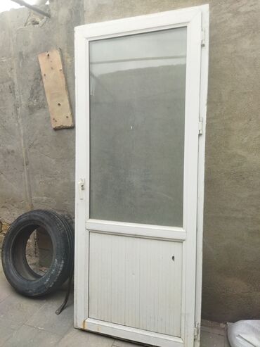 plastik setka qapi: İşlənmiş Plastik qapı 90x205 sm Ünvandan götürmə