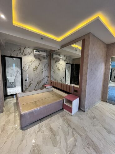 Asia: Двуспальная кровать
