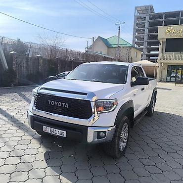 буксиры: Toyota Тундра: 2017 г., 5.7 л, Автомат, Бензин, Пикап — 1