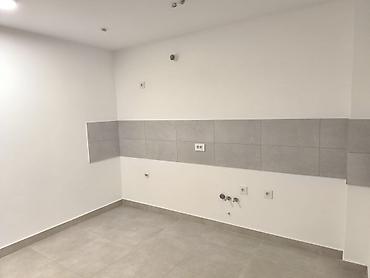 stan na dan veliko gradiste: Izdajem nenamašten stan u komplesku Tesla Palace u Kragujevcu Uz stan — 5