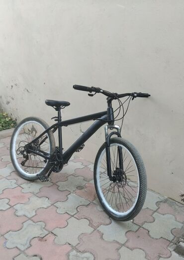 велосипеды с надувными колесами: Dağ velosipedi Adidas, 26", sürətlərin sayı: 21