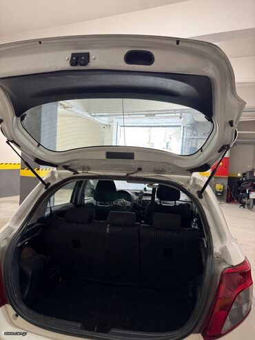 Toyota: Toyota Yaris: 1.3 l. | 2012 έ. Χάτσμπακ — 12