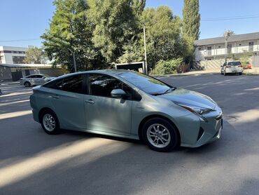 Toyota: Toyota Prius: 2017 г., 1.8 л, Вариатор, Гибрид, Седан