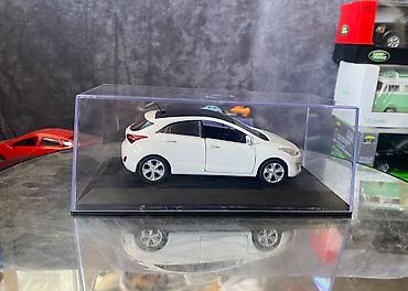 Avtomobil modelləri: Коллекционная модель Hyundai i30 5 door white 2012 Pino B&D Scale — 8