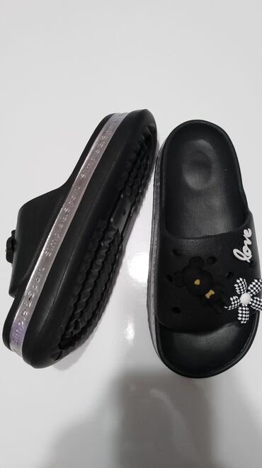 farmerice 4: Fashion slippers, Adidas, 40