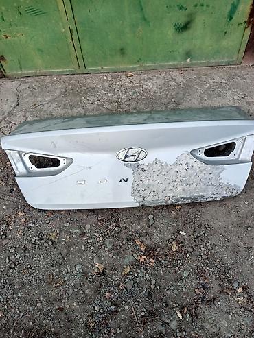 Крышка багажника Hyundai. Оригинальная деталь из металла, окраска —