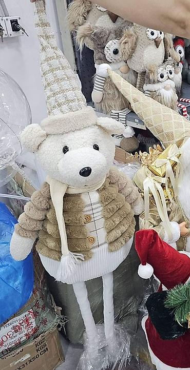 balon dekoracija pingvin: Novogodisnja figura meda Visina: 120cm Cena: 5100din Karakteristike — 2