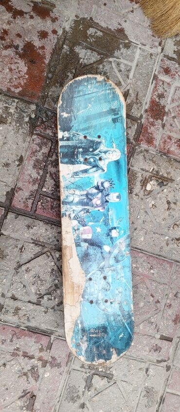 Skateboard lövhəsi – “Avengers” qrafikası ilə - Tam ölçülü skateboard