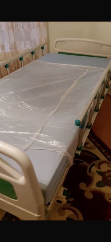 Tibbi çarpayılar: Az işlənmiş xəstə çarpayısı. Matrası var. Yaxşı vəziyyətdədir — 9