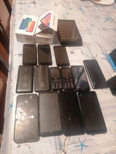 Tableti: Novi ali kada tableti dva komada 50 EUR poseduje kartice redmia 9 50 na lalafo.rs — 12 Tableti: Novi ali kada tableti dva komada 50 EUR poseduje kartice redmia 9 50 — 12