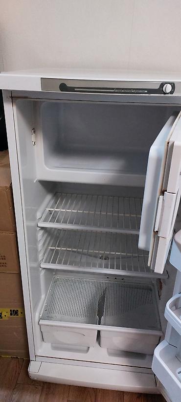 Холодильники: Холодильник Indesit, Б/у, Однокамерный, De frost (капельный), 60 * 125 * 60 — 8