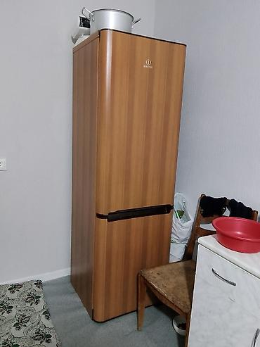 Холодильник Indesit, классический двухкамерный с нижним морозильником