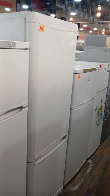 Soyuducular: İşlənmiş 2 qapılı Indesit Soyuducu Satılır, rəng - Ağ