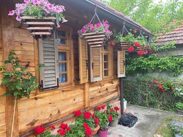 sto za sminku sa ogledalom: Pot, Wood, color - Brown, New