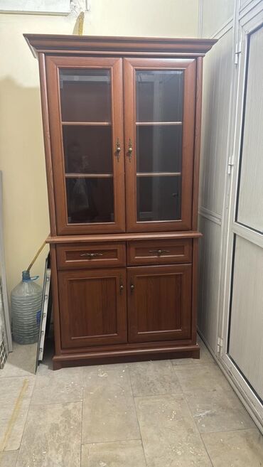 işlənmiş işkaf: Yeni, Açılan, Düz dolab, Servant