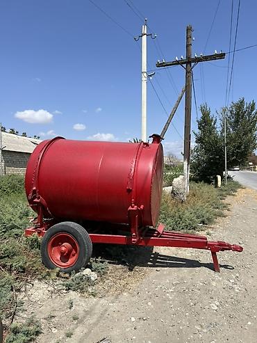 baklar və çənlər: 2,5 ton tutum həcmi var. İç hissəsi termosdur, 6,7 ay suyu təmiz — 1