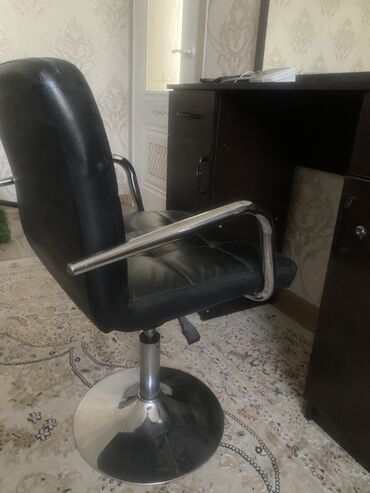 кресло кровать для наращивания ресниц: Профессиональное парикмахерское кресло с гидравлическим подъемным