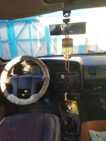 балыкчы автомобиль: Volkswagen Passat: 1994 г., 1.8 л, Механика, Бензин, Седан
